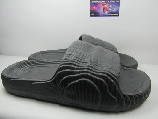 SANDALIAS ADILETTE 22 GREY FIVE EN CAJA