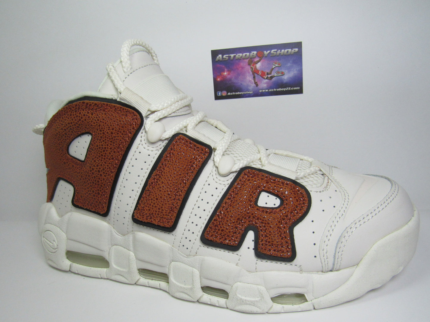 PIPPEN AIR MORE UPTEMPO "DARK RUSSET" EN CAJA