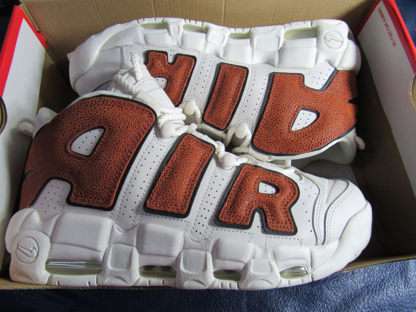 PIPPEN AIR MORE UPTEMPO "DARK RUSSET" EN CAJA