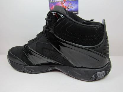 SHAQ DEVISE TRYPLE BLACK EN CAJA (REDUCIDOS MEDIA TALLA)
