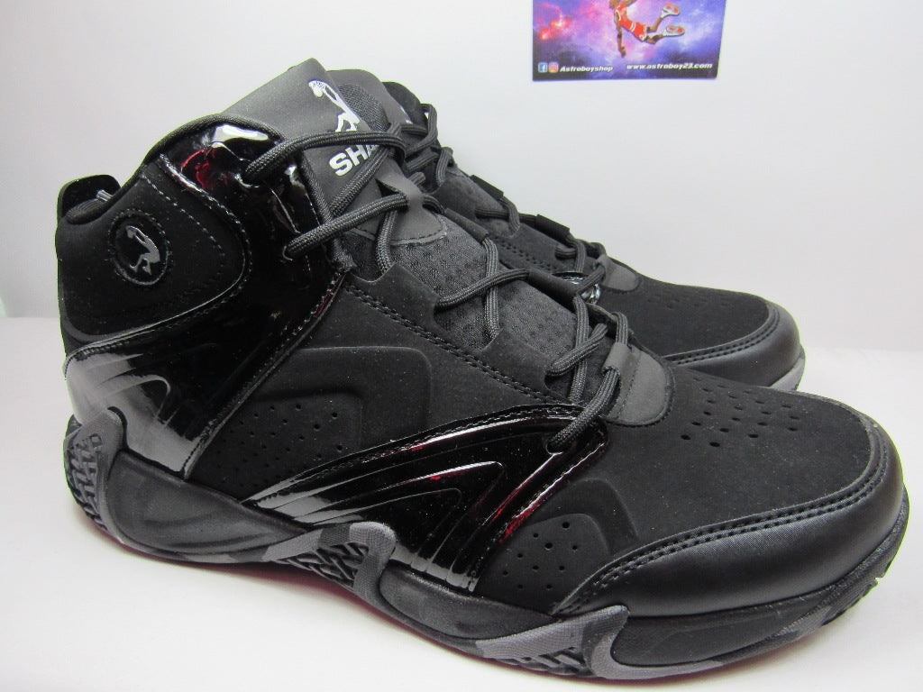 SHAQ DEVISE TRYPLE BLACK EN CAJA (REDUCIDOS MEDIA TALLA)