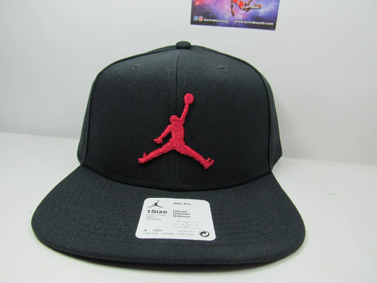 GORRA JORDAN PLANA JUMPMAN BRED 2021 BORDADO GRUESO UNITALLA