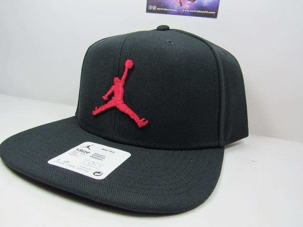 GORRA JORDAN PLANA JUMPMAN BRED 2021 BORDADO GRUESO UNITALLA