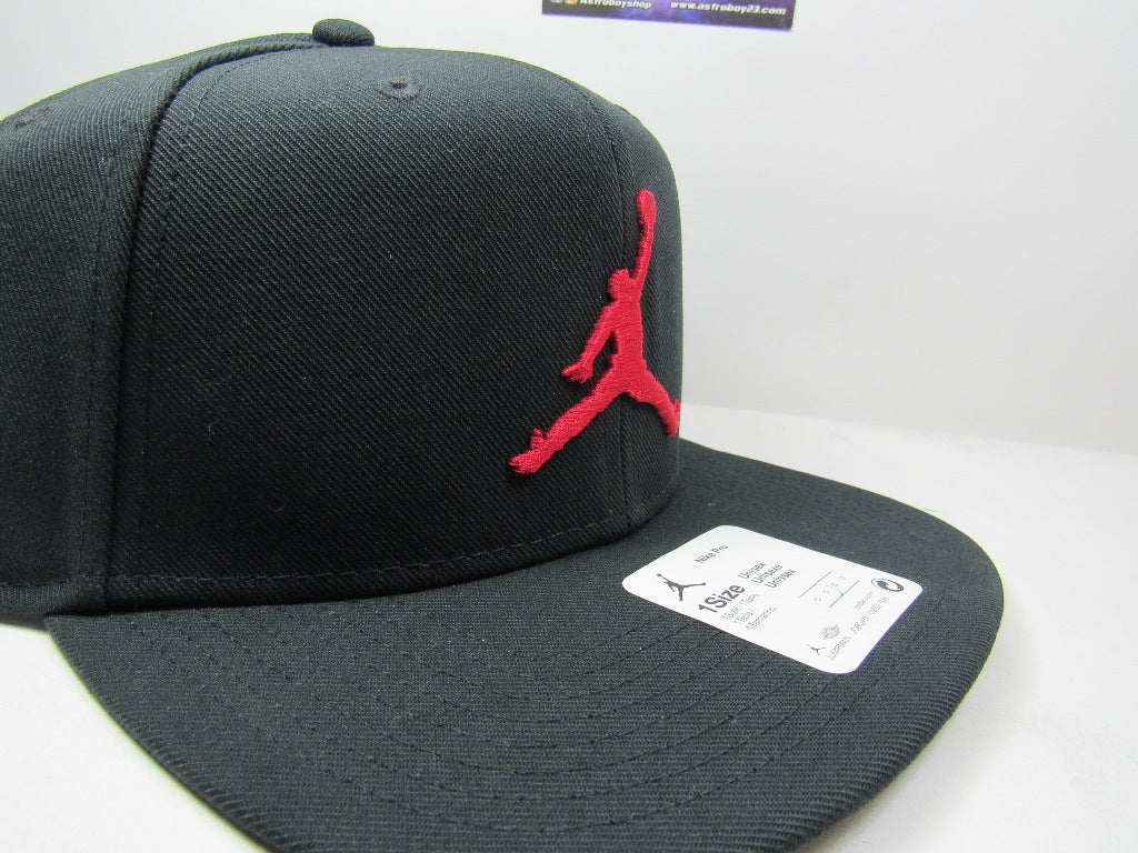 GORRA JORDAN PLANA JUMPMAN BRED 2021 BORDADO GRUESO UNITALLA