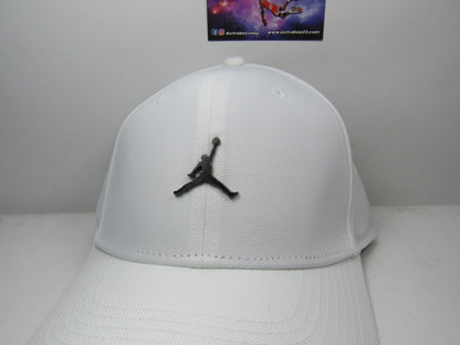 GORRA JORDAN CURVA METAL SILVER WHITE (M/L)