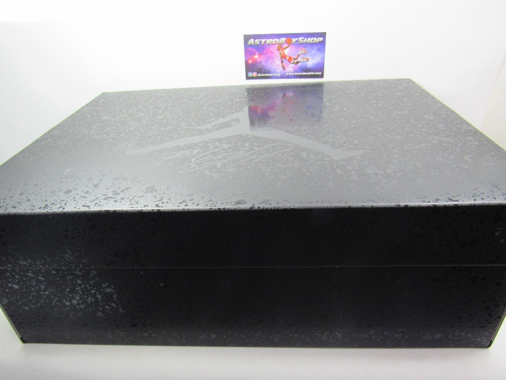 JORDAN 4 BLACK CAT 2025 EN CAJA