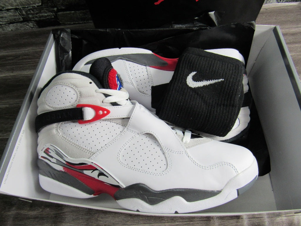 JORDAN 8 BUGS BUNNY 2025 EN CAJA