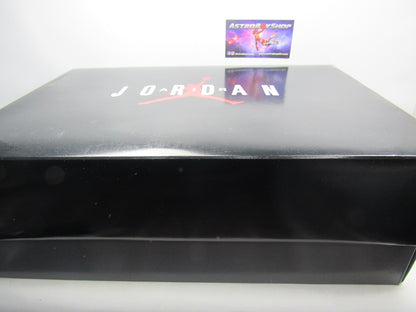 JORDAN 8 BUGS BUNNY 2025 EN CAJA