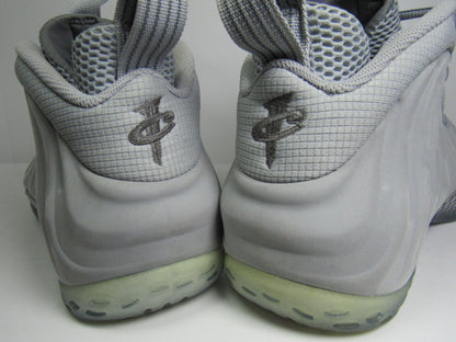 FOAMPOSITE WOLF GREY DE USO IMPECABLES EN CAJA NIKE RED