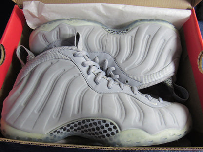 FOAMPOSITE WOLF GREY DE USO IMPECABLES EN CAJA NIKE RED