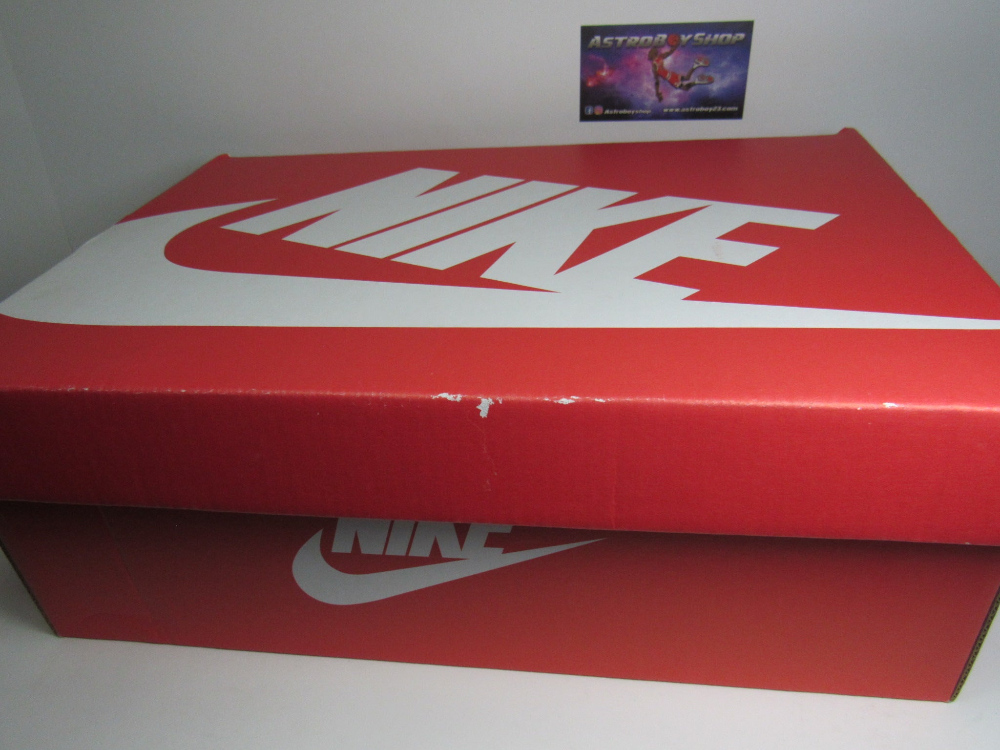 FOAMPOSITE WOLF GREY DE USO IMPECABLES EN CAJA NIKE RED ASTROBOYSHOP SNEAKER STORE