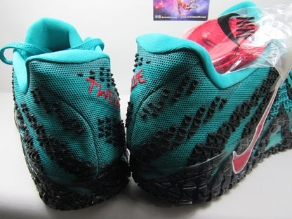NIKE JA MORANT 3 SCRATCH 3.0 EN CAJA CON EXTRA LACES