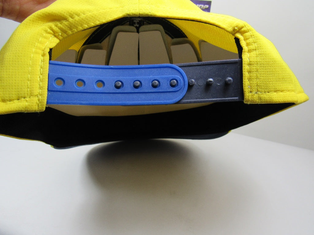 GORRA UNDER ARMOUR CURRY WARRIORS (YOUNG) PARA JOVENES 10-14 AÑOS