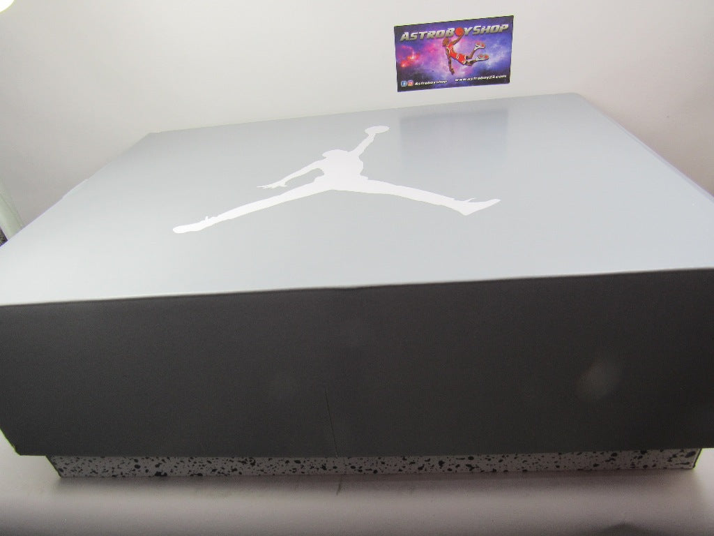 JORDAN 5 WOLF GREY EDITION EN CAJA