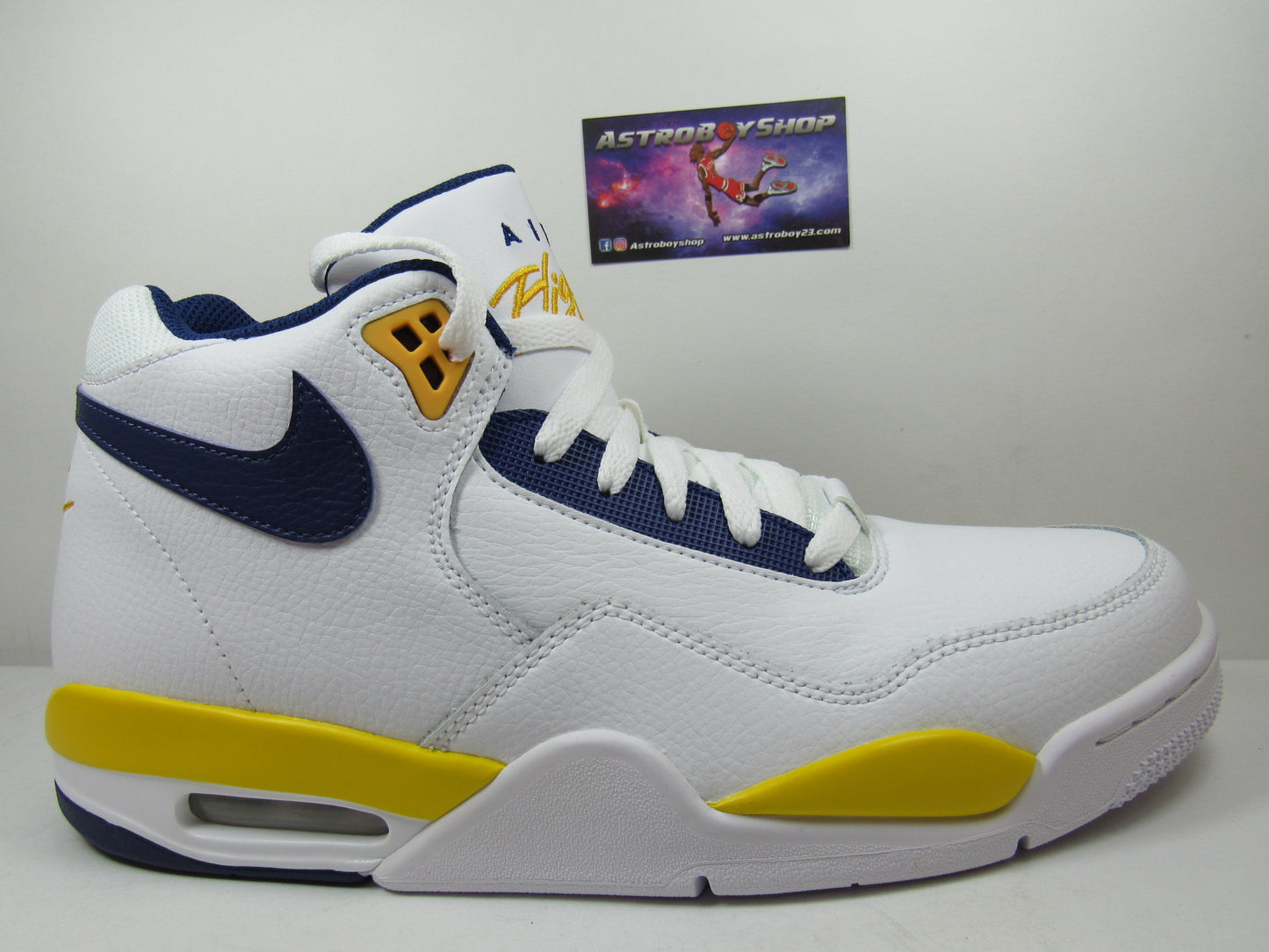 NIKE FLIGHT LEGACY LAKERS EN CAJA