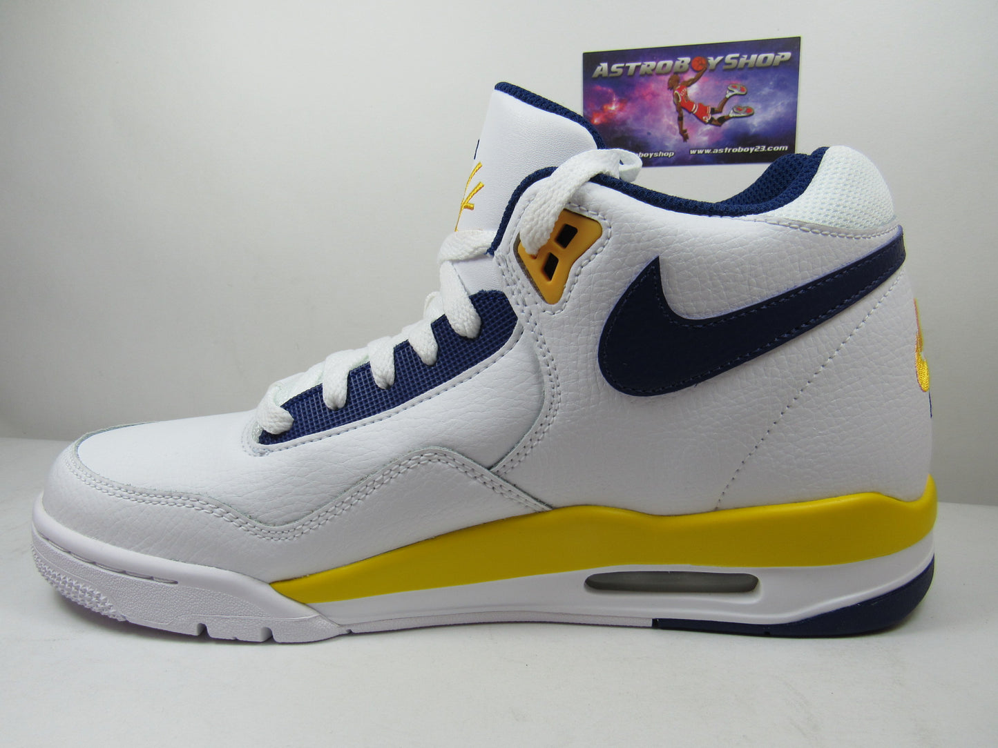 NIKE FLIGHT LEGACY LAKERS EN CAJA