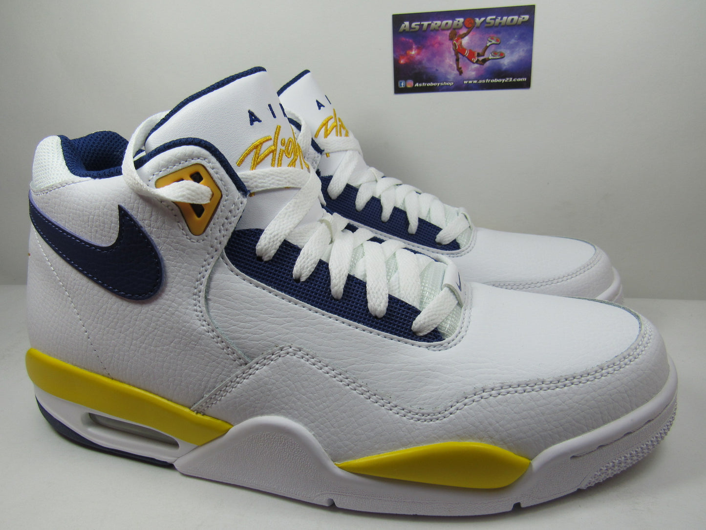 NIKE FLIGHT LEGACY LAKERS EN CAJA