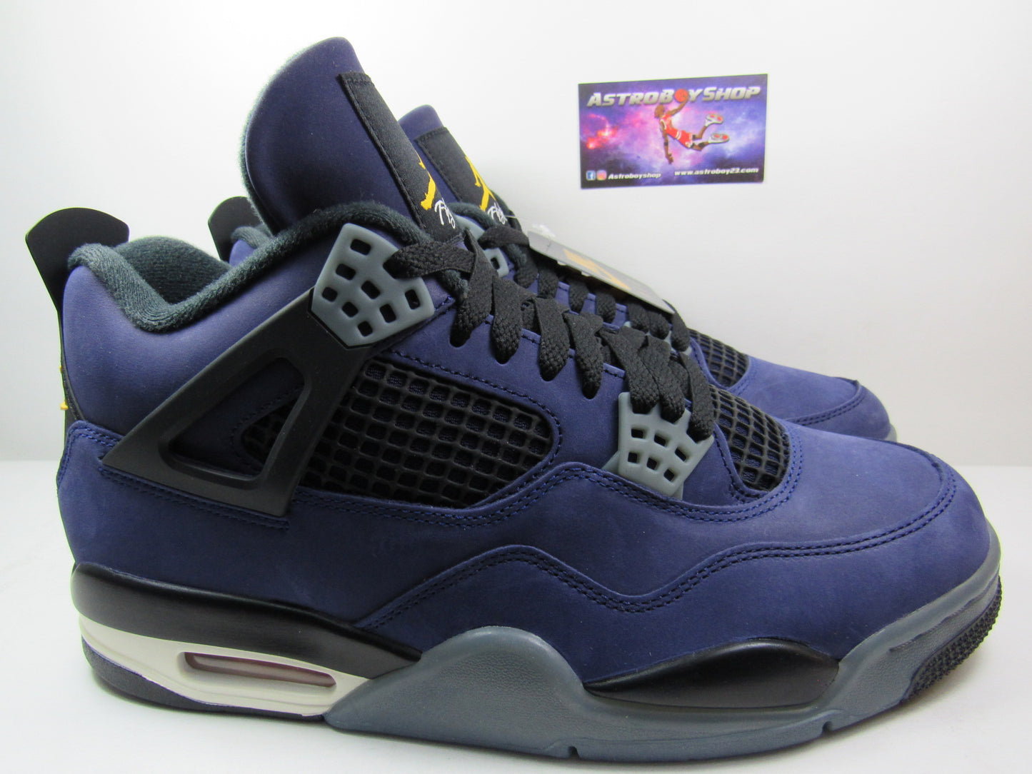 JORDAN 4 LAKERS EN CAJA