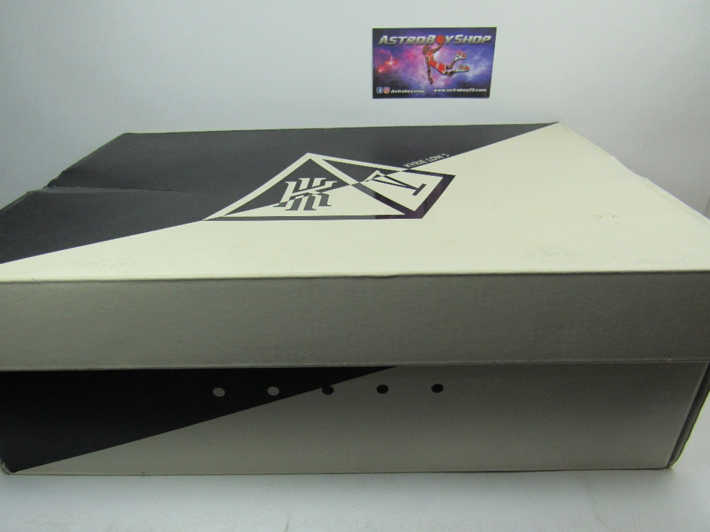 KYRIE 5 LOW WHITE GOLD EN CAJA