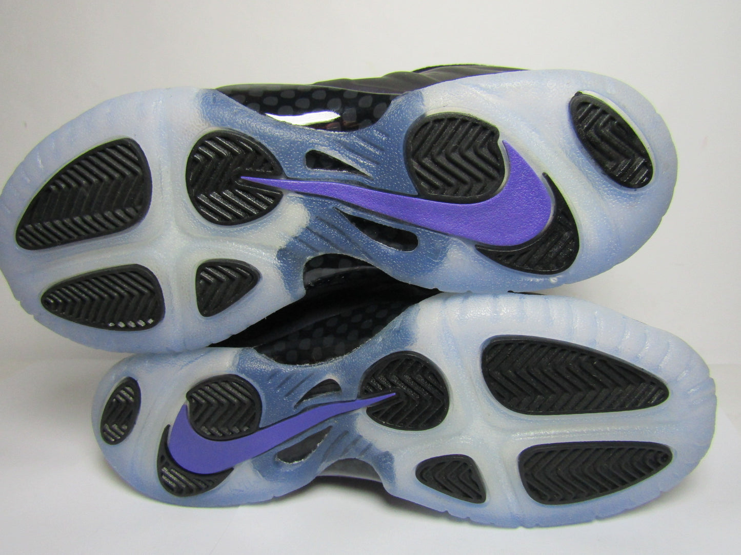 NIKE LITTLE POSITE EGGPLANT EN CAJA (22 CM)