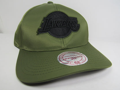 GORRA CURVA  LAKERS CAMO MITCHEL AND NESS
