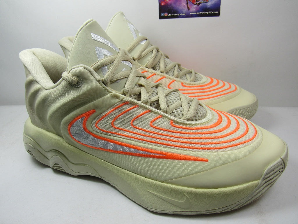 GIANNIS IMMORTALITY 4 KHAKI EN CAJA