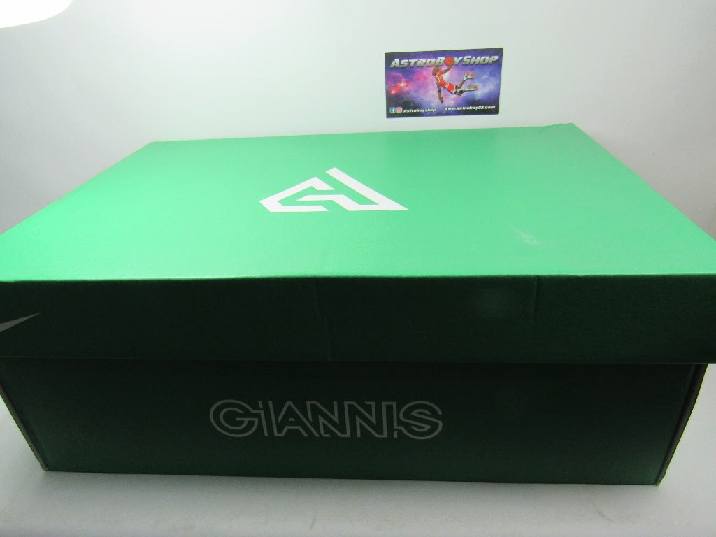 GIANNIS IMMORTALITY 4 KHAKI EN CAJA
