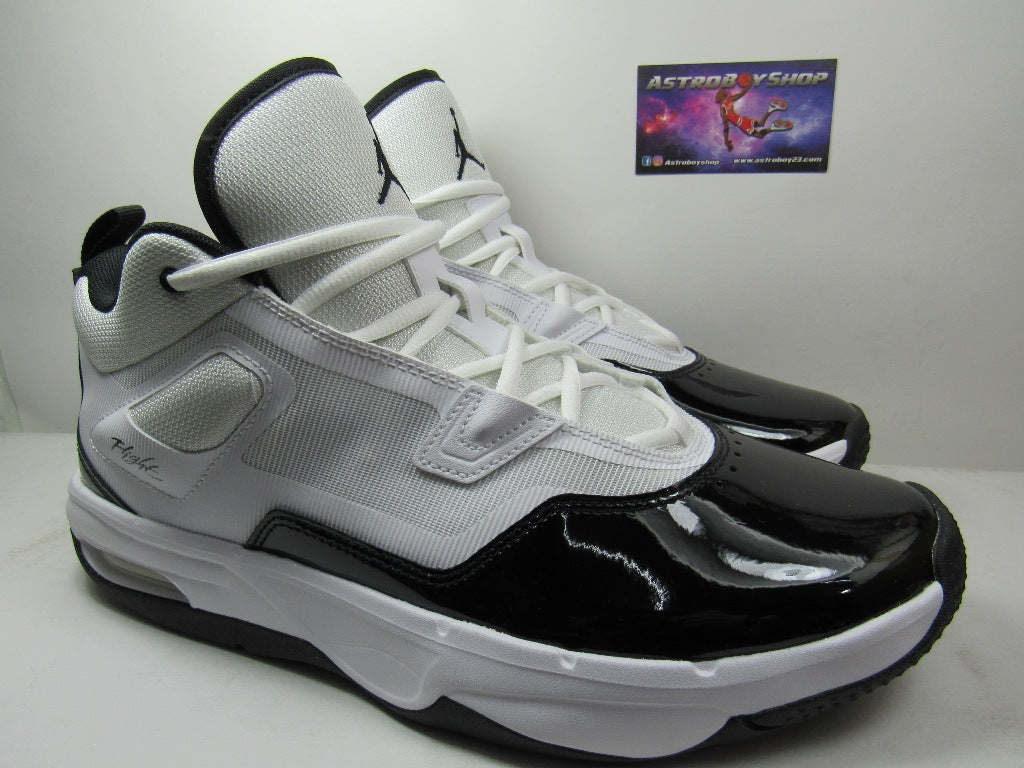 JORDAN STAY LOYAL BLACK WHITE DE CHAROL