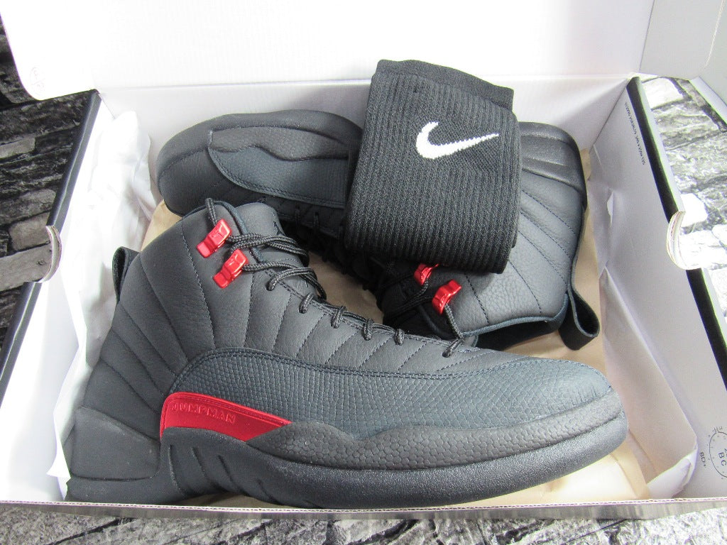 JORDAN 12 BLOODLINE EN CAJA
