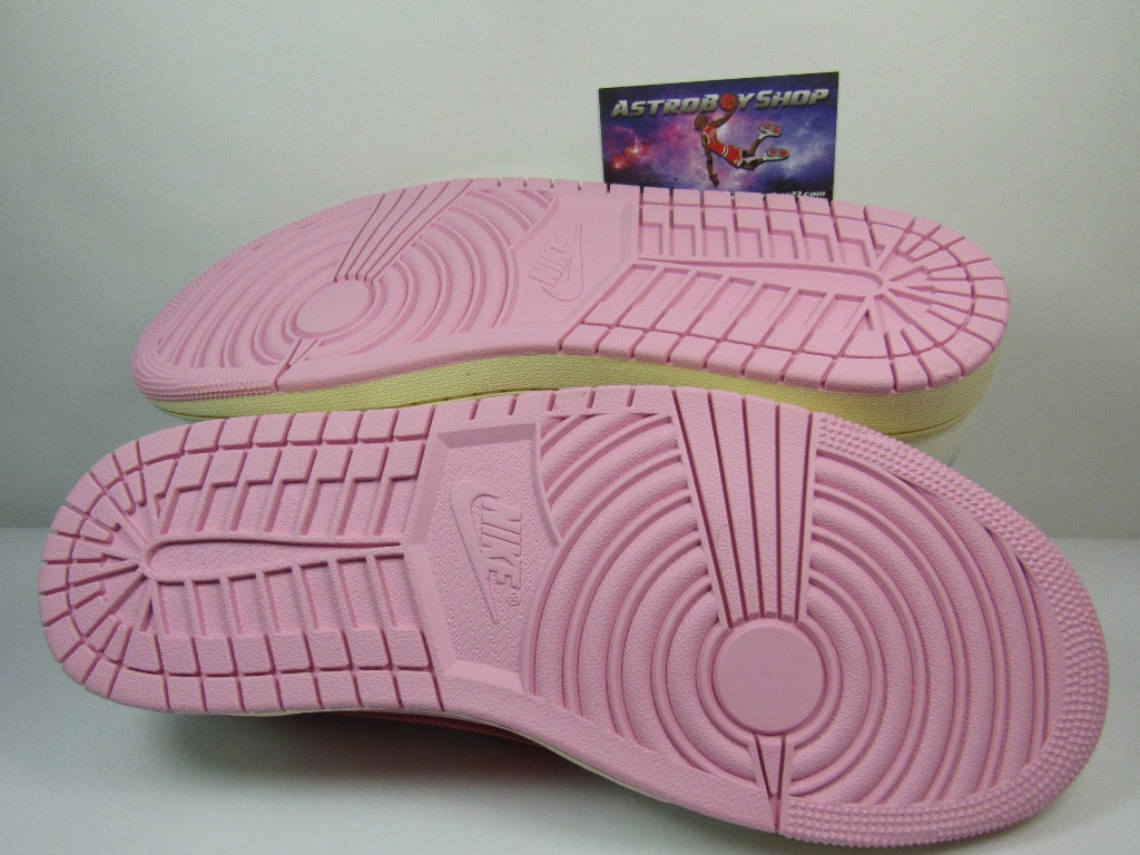JORDAN 1 LOW X TRAVIS SCOTT TROPICAL PINK EN CAJA