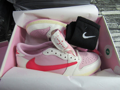 JORDAN 1 LOW X TRAVIS SCOTT TROPICAL PINK EN CAJA