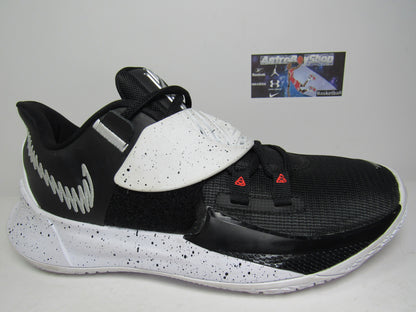 KYRIE 3 LOW OREO WHITE EN CAJA DE REPUESTO
