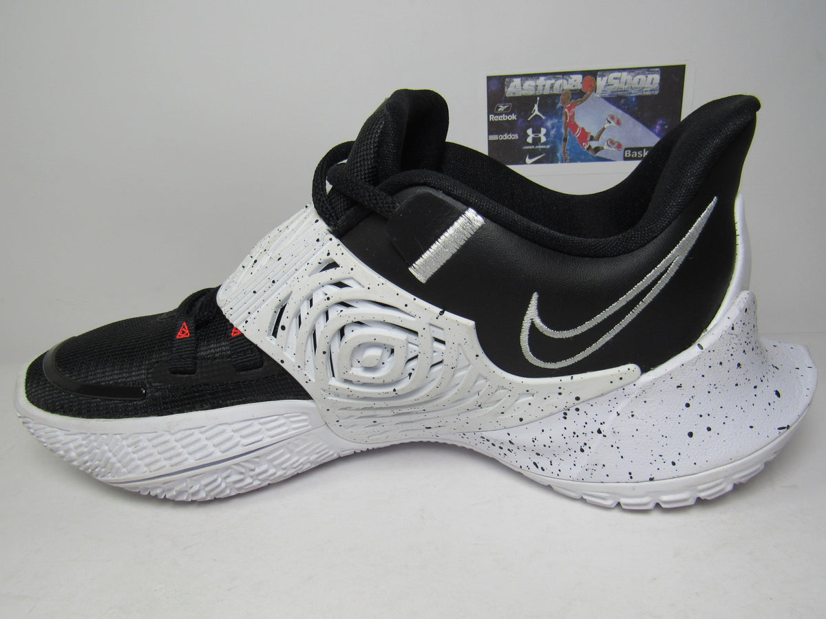 KYRIE 3 LOW OREO WHITE EN CAJA DE REPUESTO