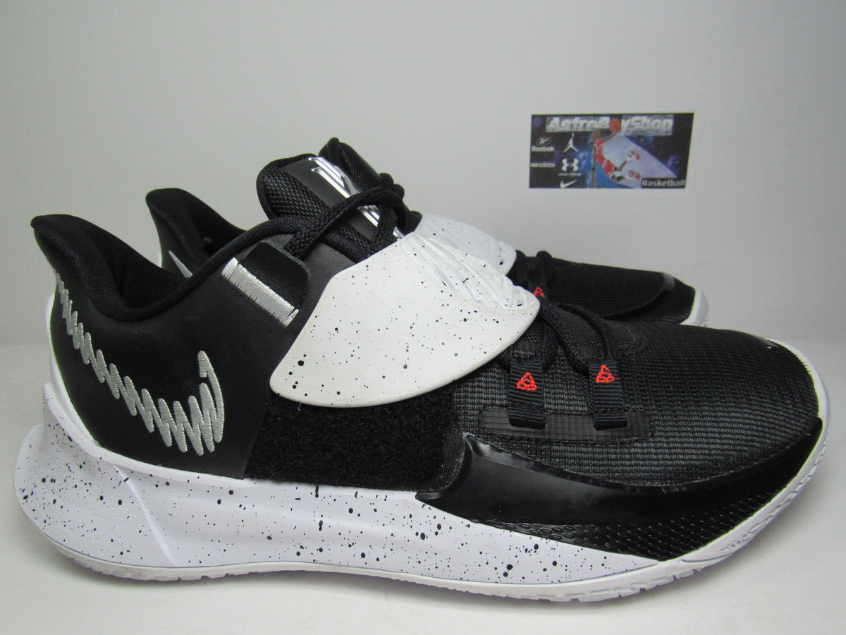 KYRIE 3 LOW OREO WHITE EN CAJA DE REPUESTO