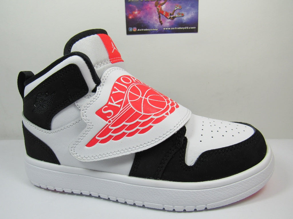 JORDAN 1 SKY WHITE INFRARED 23 EN CAJA (18.5 Y 20 CM)