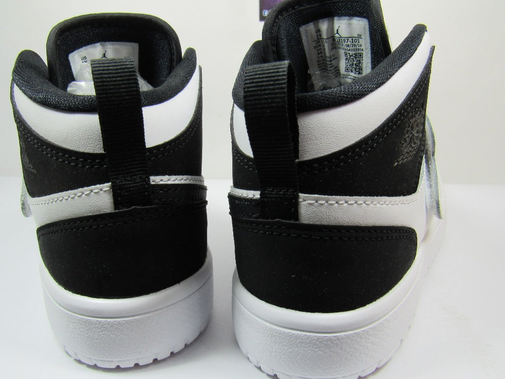 JORDAN 1 SKY WHITE INFRARED 23 EN CAJA (18.5 Y 20 CM)