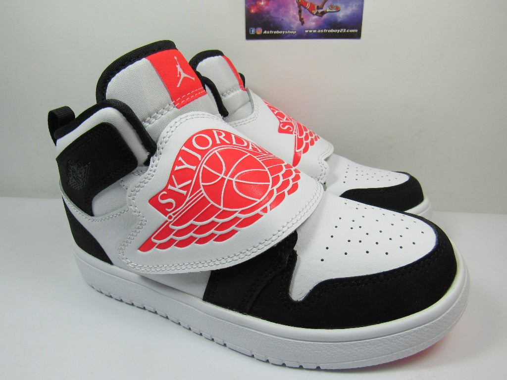 JORDAN 1 SKY WHITE INFRARED 23 EN CAJA (18.5 Y 20 CM)
