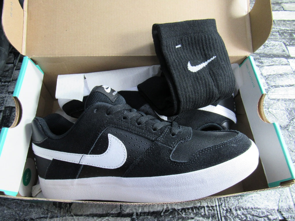 NIKE SB DELTA FORCE VULCANISADO BLACK EN CAJA (25.5 MEX)