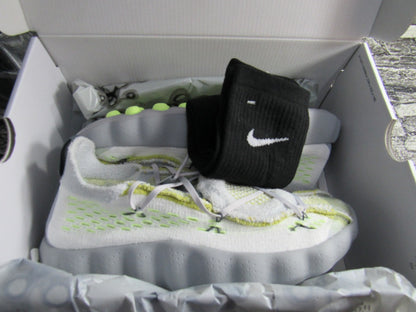 NIKE MIND 002 WOLF GREY PURE PLATINUM EN CAJA