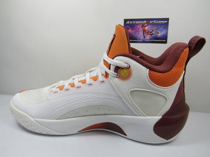 XTEP BASKETBALL WHITE ORANGE (27.5 MEX)