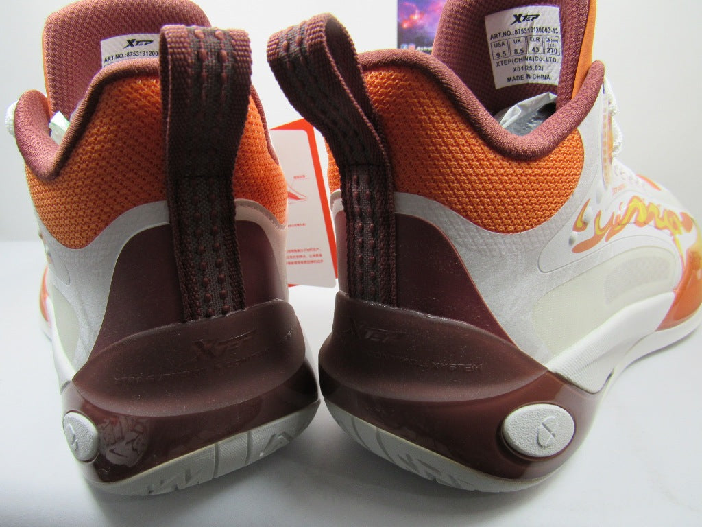 XTEP BASKETBALL WHITE ORANGE (27.5 MEX)