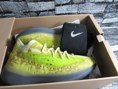 YEEZY 380 HYLTE BOOST EN CAJA
