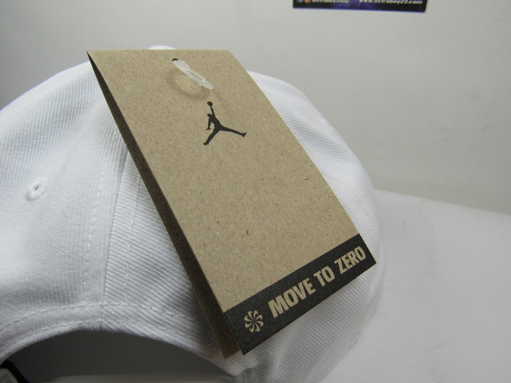 GORRA JORDAN PLANA WHITE & BLACK (M/L) FV5296-100
