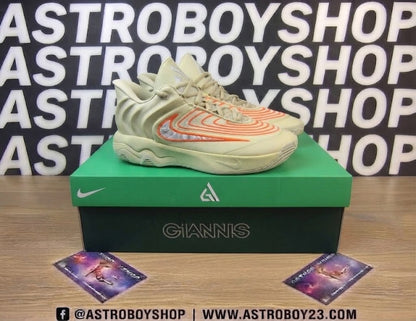 GIANNIS IMMORTALITY 4 KHAKI EN CAJA