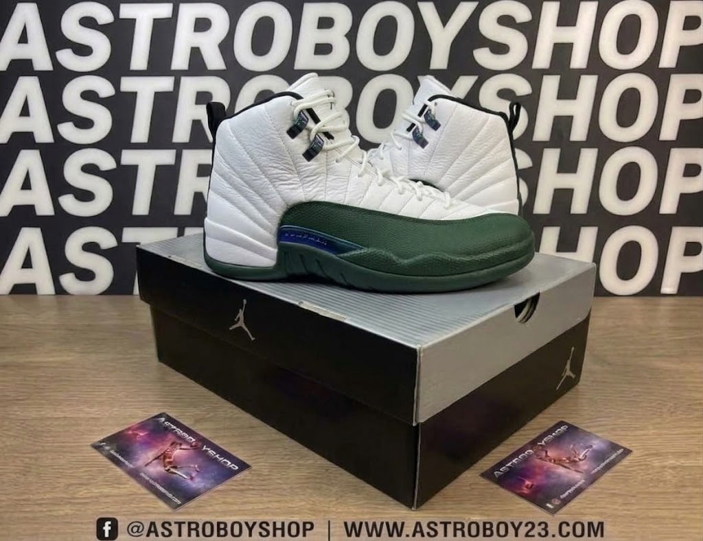 JORDAN 12 BUCKS GREEN EN CAJA