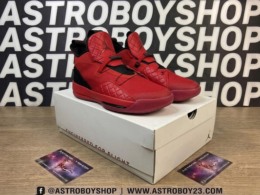 JORDAN 33 UNIVERSITY RED EN CAJA