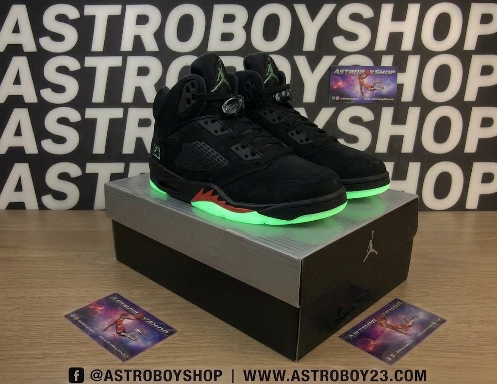 JORDAN 5 HALLOWEN GLOW IN THE DARK EN CAJA