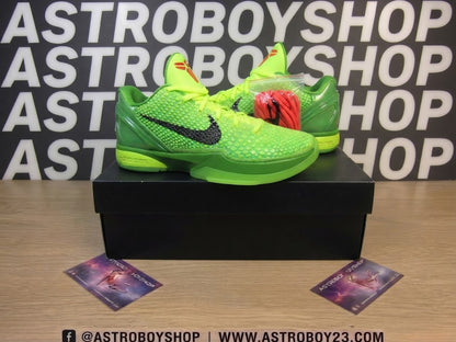 KOBE 6 GRINCH EDITION EN CAJA
