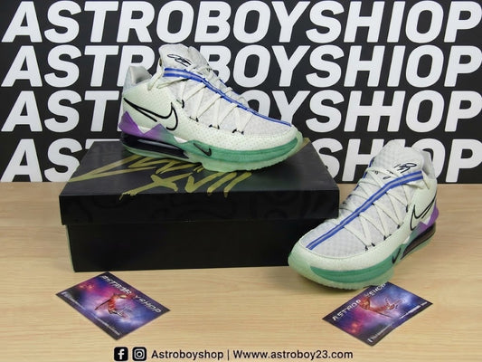 LEBRON 17 LOW GLOW IN THE DARK EDITION EN CAJA