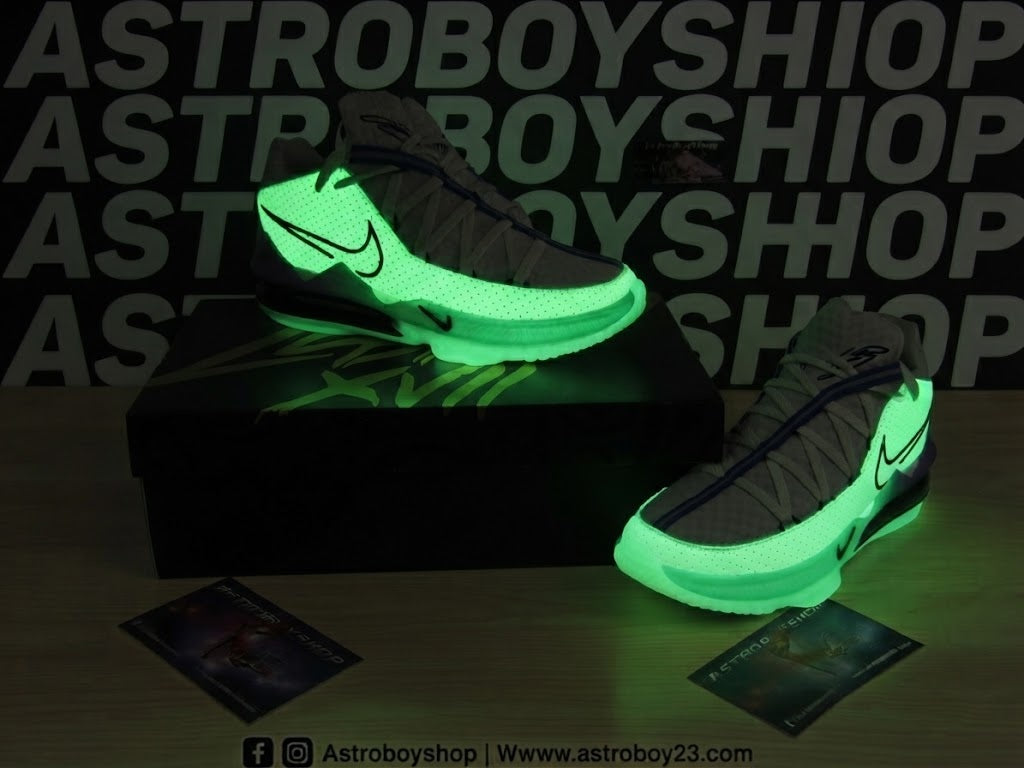 LEBRON 17 LOW GLOW IN THE DARK EDITION EN CAJA